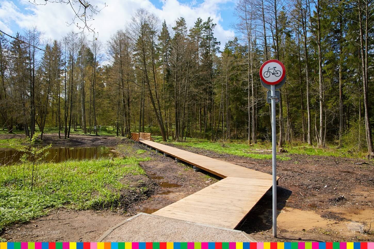 Drewniana ścieżka rowerowa / Wooden bicycle trail