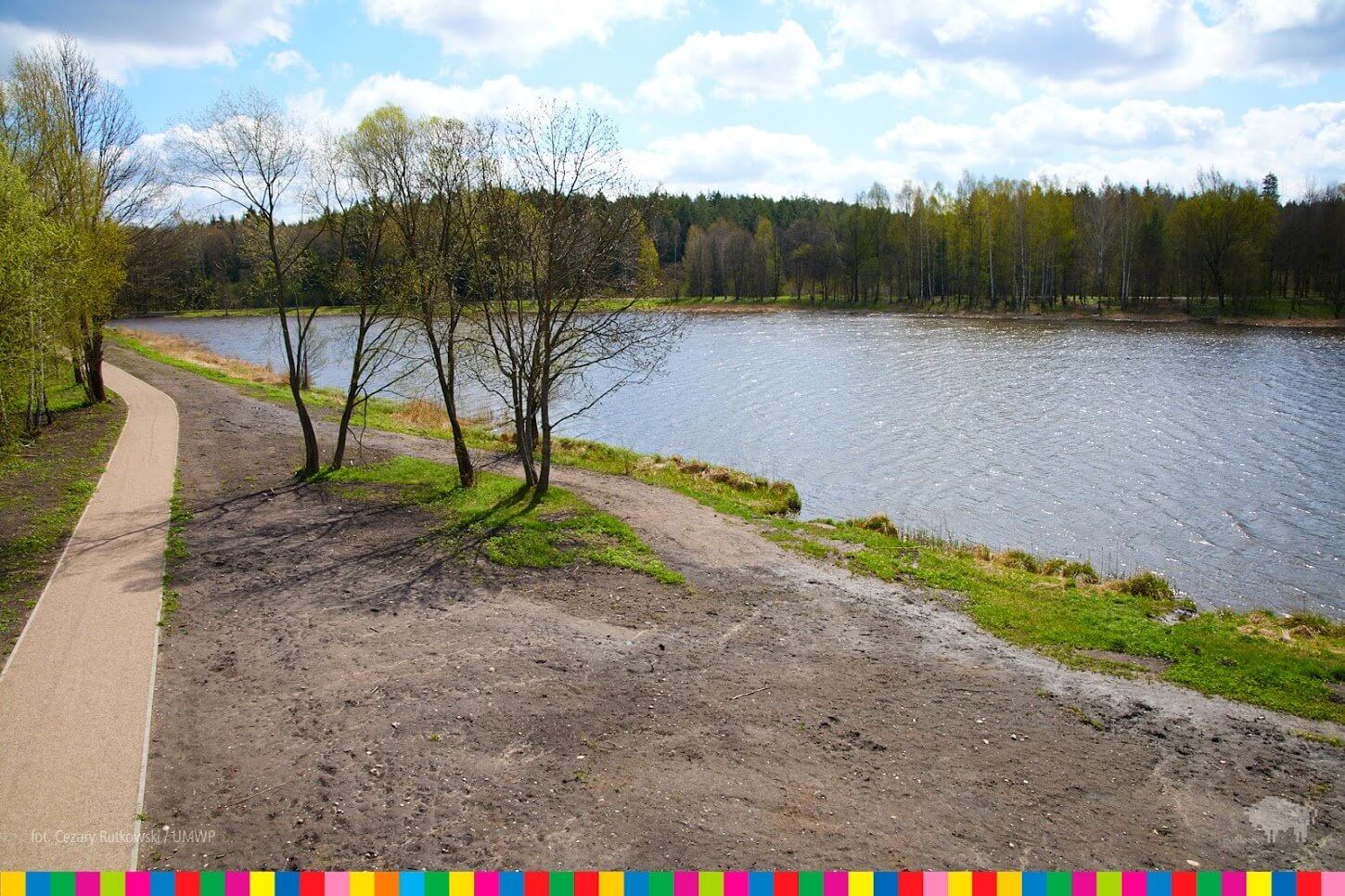 Widok na zalew z wieży widokowej / View on the reservoir from the wooden lookout tower