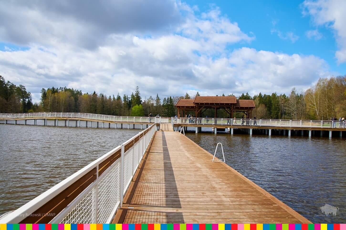 Pomost na zalewie Czapielówka / Wooden deck on the Czapielówka reservoir