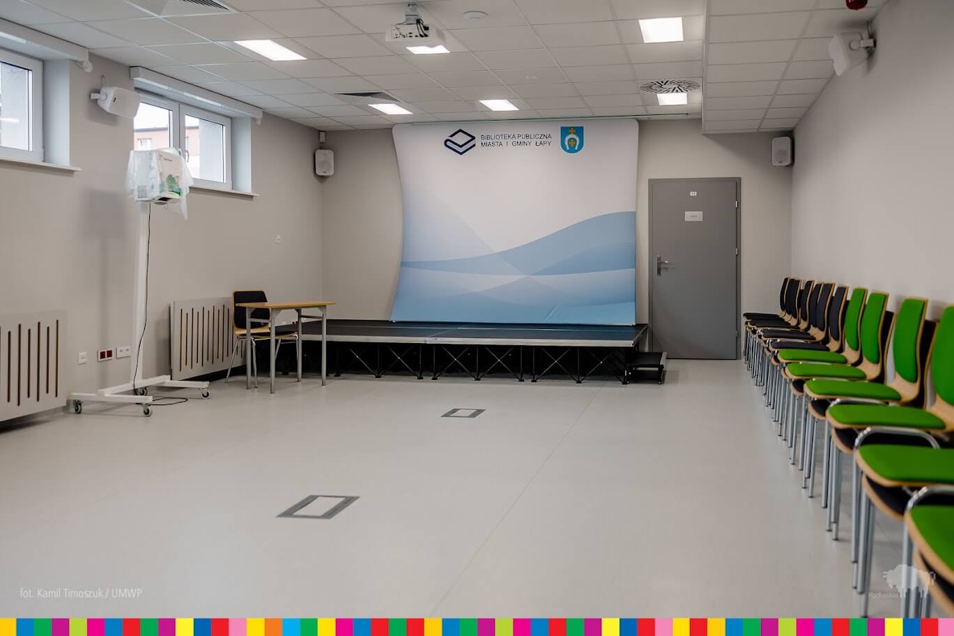 Mała sala konferencyjna.