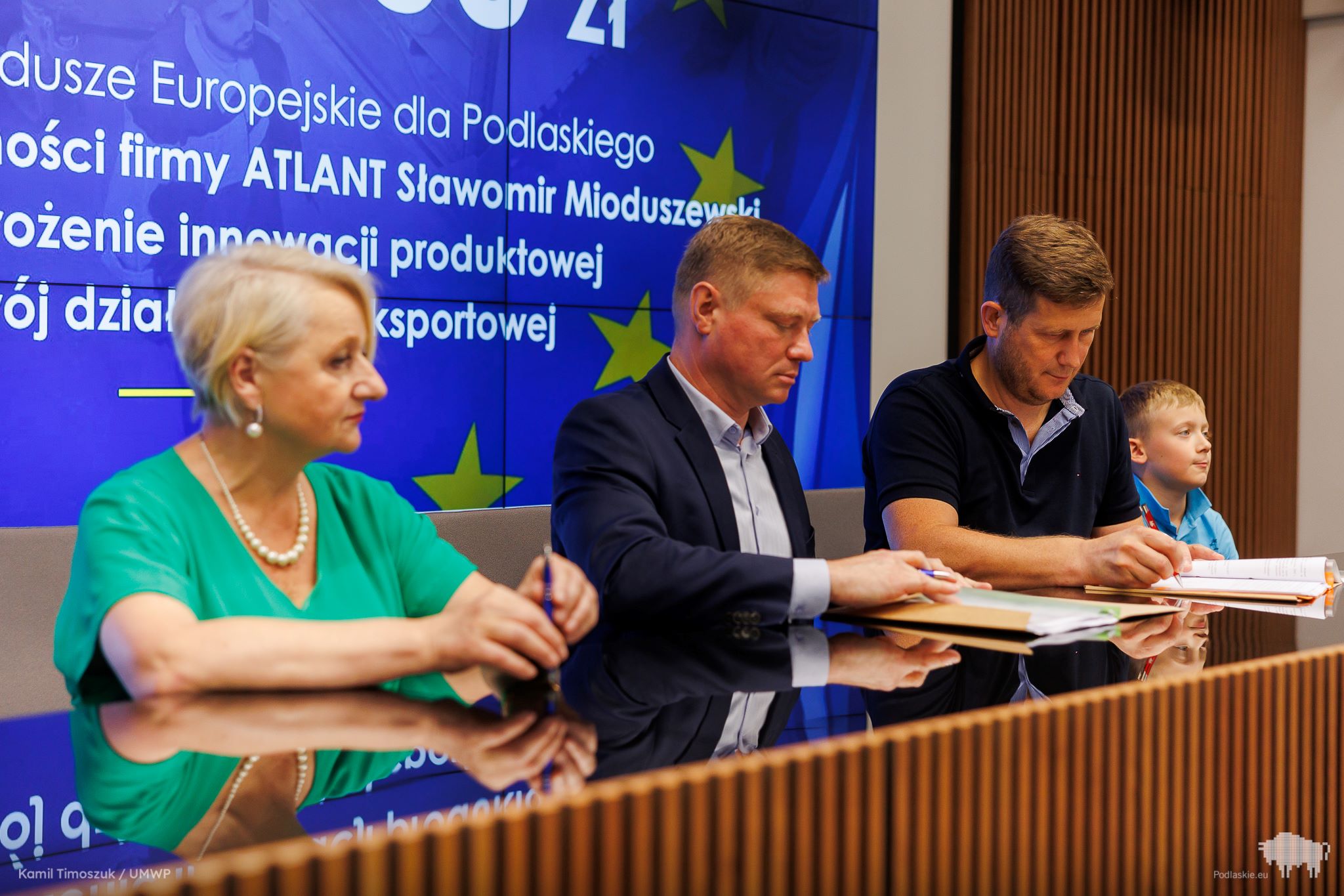 Ilustracja do artykułu Zdjęcie z podpisania umów na rozwój eksportu w podlaskich firmach zdj. 4.jpg