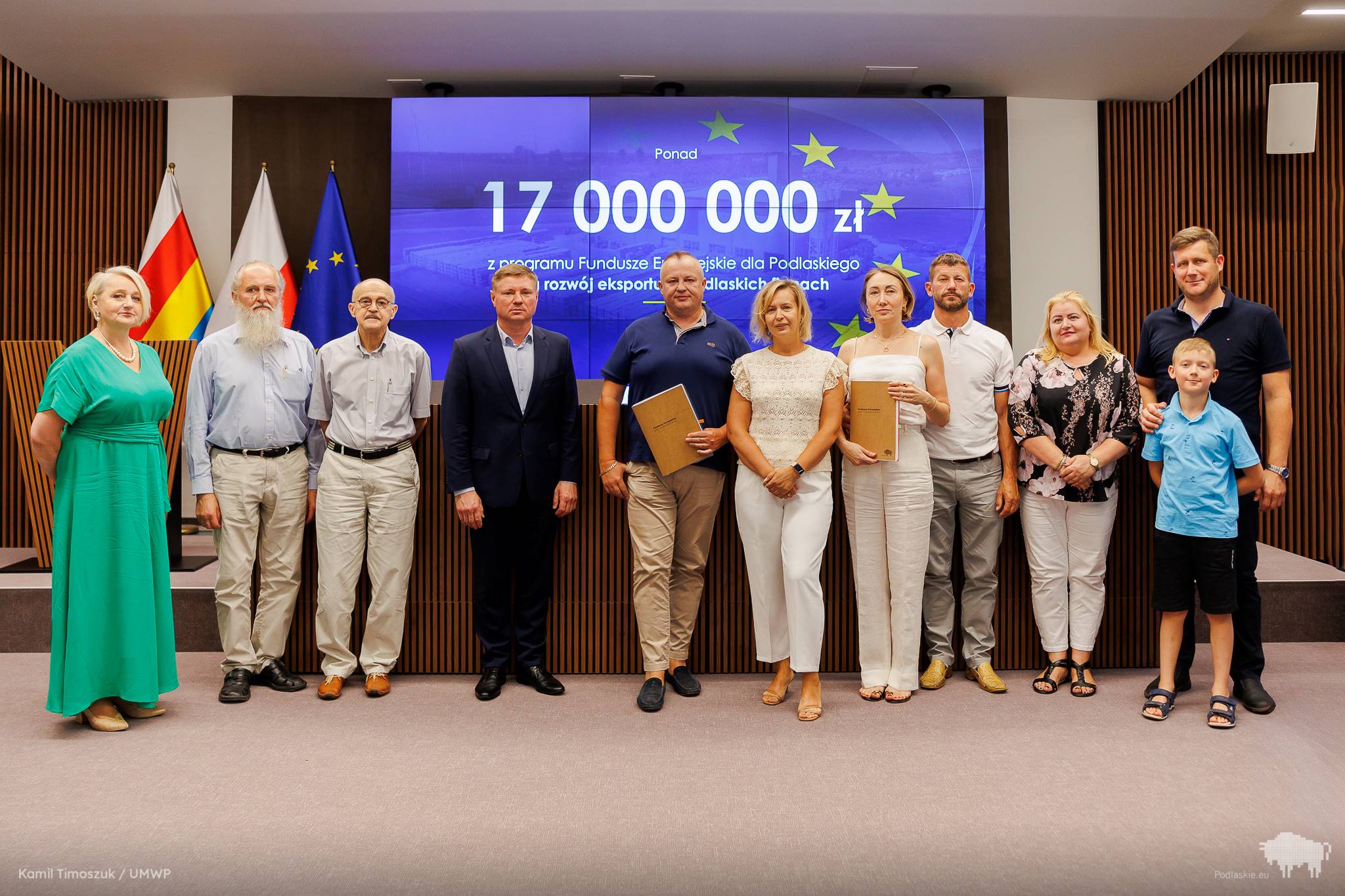Ilustracja do artykułu Zdjęcie z podpisania umów na rozwój eksportu w podlaskich firmach.jpg