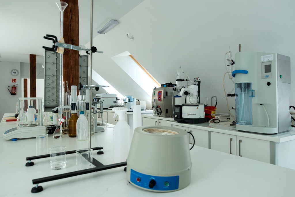 Equipment in the Dary Natury laboratory
