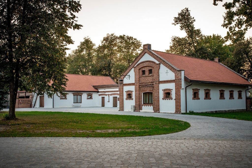 The outside of the historic stable which is the seat of the Veterinary Museum